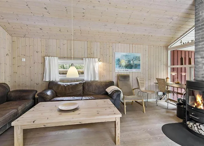 1408-aakirkeby-poseregardsvejen-8 Hébergement de vacances *